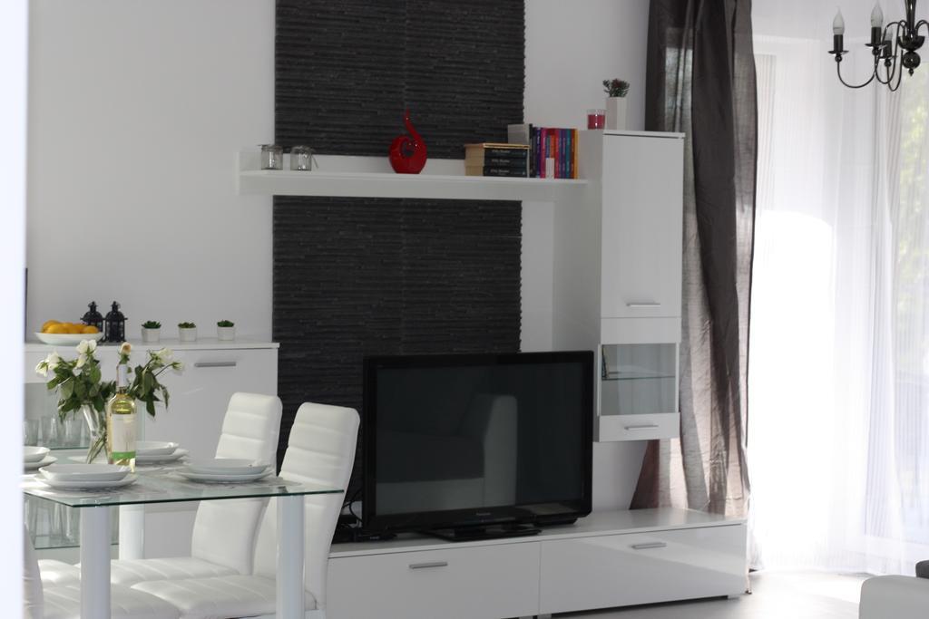 U-Stay Bond Apartament โควอบเซก ภายนอก รูปภาพ