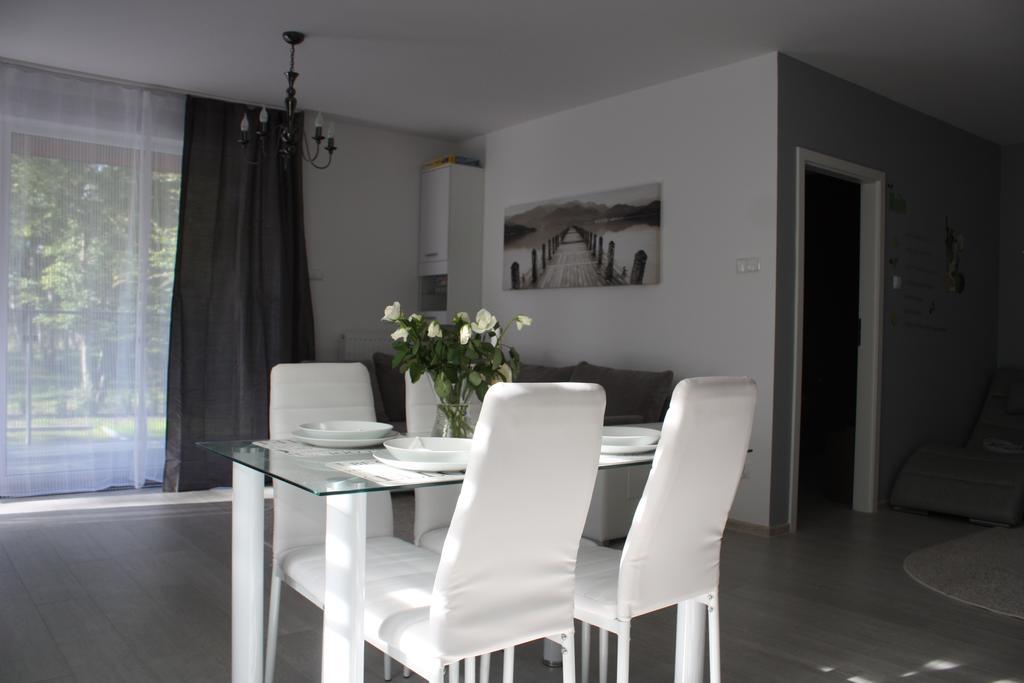 U-Stay Bond Apartament โควอบเซก ภายนอก รูปภาพ
